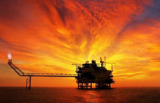 OPEC+ pajtohet të rris prodhimin ditor të naftës me 500 mijë fuçi nga janari