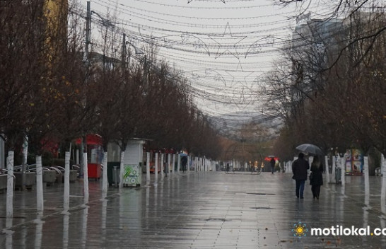 Mbani çadrat me veti, moti sot me shi në Kosovë