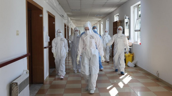 Në Shqipëri vazhdon të jetë i lartë numri i të infektuarve me COVID-19
