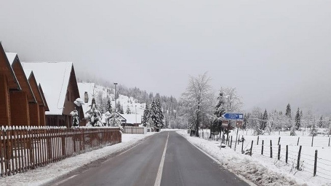 Moti sot dhe fundjavë në Shqipëri, me vranësira e reshje shiu, borë në viset malore