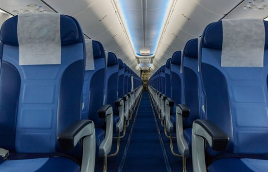 Pse ulëset e aeroplanit janë gjithmonë me ngjyrë blu