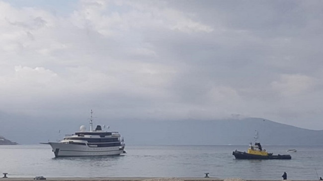 Mot i ligë përfshinë Shqipërinë/ Nuk lejohen të lëvizin mjetet e vogla lundruese dhe peshkarexhat në gjirin e Vlorës