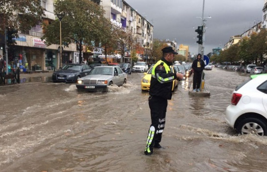 ISHP apelon qytetarët: Kujdes kur të udhëtoni me vetura për shkak të kushteve atmosferike