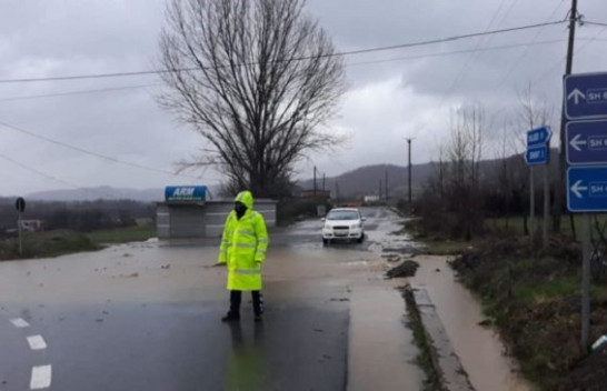 Policia e Shtetit apel qytetarëve: Shmangni lëvizjet në zonat e prekura nga përmbytjet