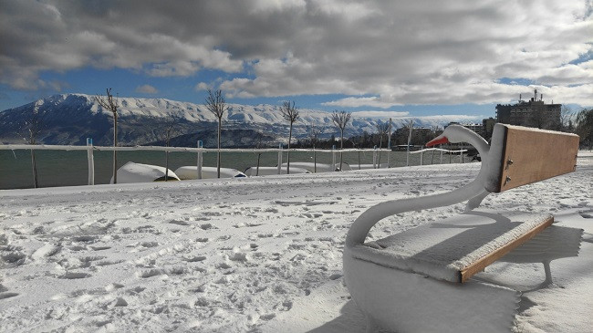 Pogradeci nën vellon e borës, më i bukur se asnjëherë [Foto]