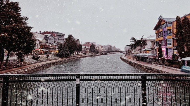 Ulen temperaturat, mësoni si do të jetë moti në Maqedoni