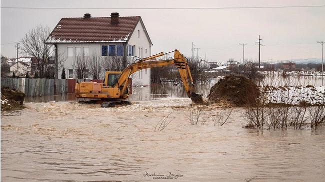 Instituti Hidrometeorologjik paralajmëron vërshime në ditët në vazhdim