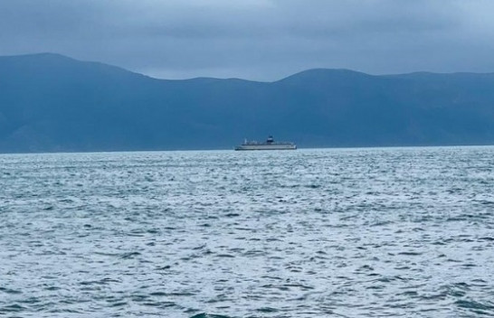 Moti i ligë pengon ankorimin e tragetit të linjës Brindisi- Vlorë