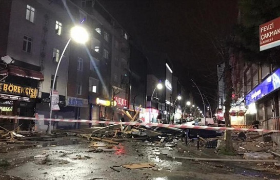 Pamje të frikshme/ Stambolli goditet nga një stuhi e madhe