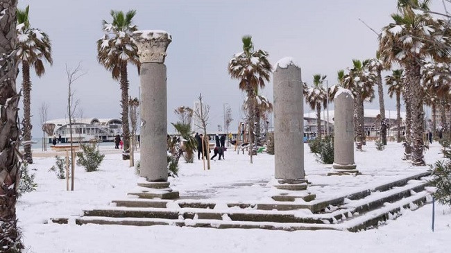 Durrësi si rrallëherë i bardhë, panoramë mahnitëse nga qyteti bregdetar [Foto]