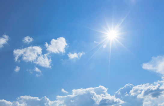 Mot i ngrohtë deri të shtunën, nga e diela rënie e temperaturave në Kosovë