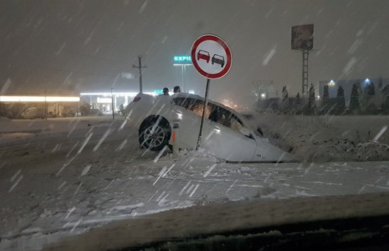 Reshje bore në Kosovë, Policia apelon për kujdes të shtuar në trafik