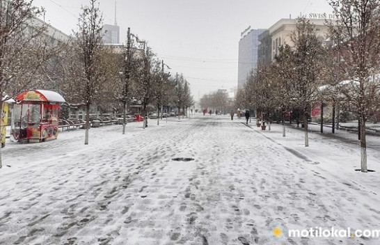 Rikthehet dimri, fundjava me shi dhe borë në Kosovë