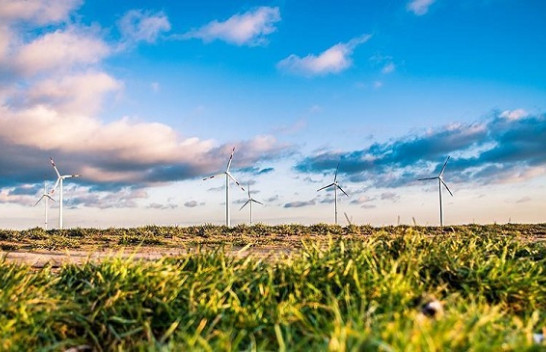 Tranzicioni global i energjisë është thelbësor për të arritur qëllimet e klimës