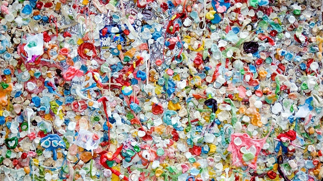 Njerëzit po hanë plastikë çdo ditë