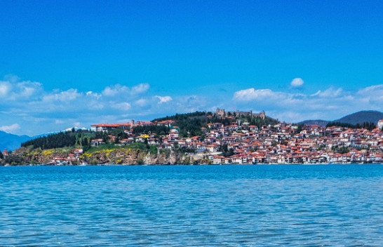 Diell dhe rritje temperaturash, njihuni me parashikimin e motit në Maqedoni