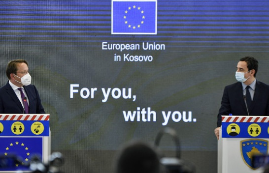 Kurti: S’do të ndalemi deri sa të arrijmë objektivin tonë për vaksinimin e 60 për qind të popullsisë