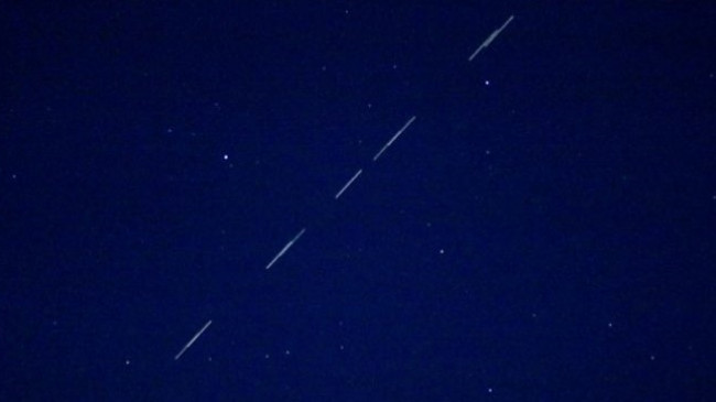 Astronomët raportojnë për një 'tren' satelitësh në qiell