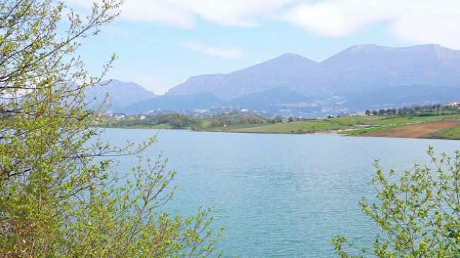 Diell, vranësira e reshje shiu, njihuni me parashikimin e motit në Shqipëri