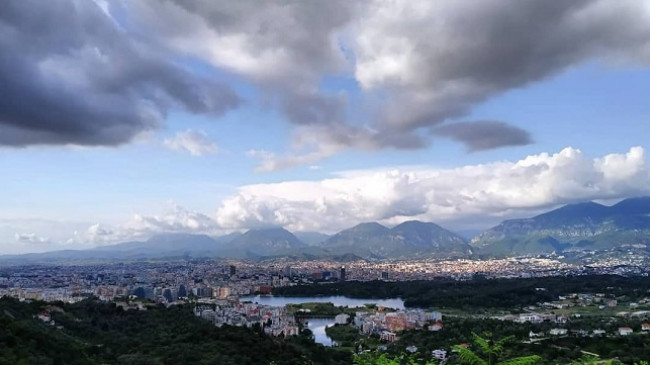 Shi, breshër dhe vetëtima, java dytë e qershorit nis me mot të paqëndrueshëm në Shqipëri