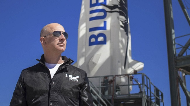 Do të udhëtojë në hapësirë, mijëra njerëz firmosin një peticion për t’i ndaluar kthimin në tokë Jeff Bezos!