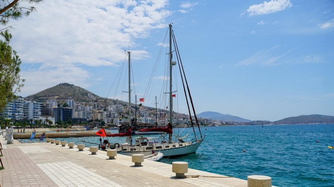 Moti sot dhe fundjavë me diell dhe i nxehtë, pasditeve me rrebeshe shiu, breshër e bubullima në Shqipëri