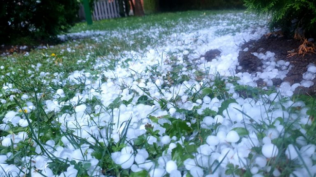 'Çmendet' moti, breshëri zbardh Drenasin [Foto]