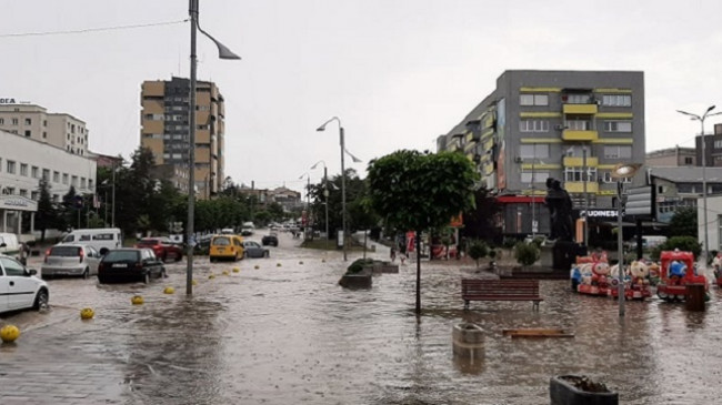 Pas reshjeve të mëdha të shiut në Gjilan, Haziri aktivizon shtabin emergjent