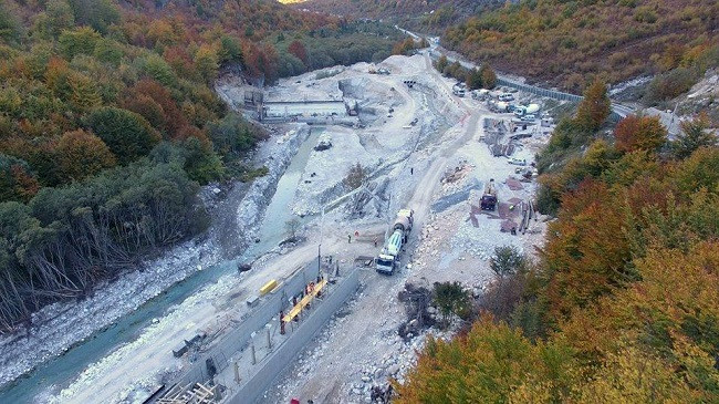 Gjykata e Lartë pezullon punën për ndërtimin e HEC-eve në Valbonë