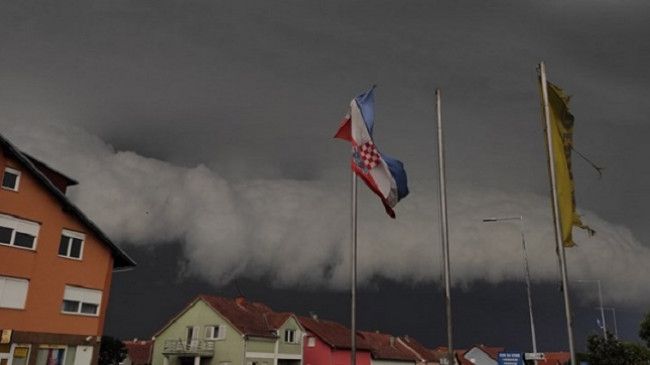 Kroacia goditet nga moti i ligë, stuhi, shira të rrëmbyeshëm