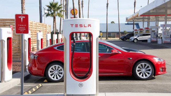 Biden synon që gjysma e veturave të reja në SHBA të jenë elektrike deri më 2030