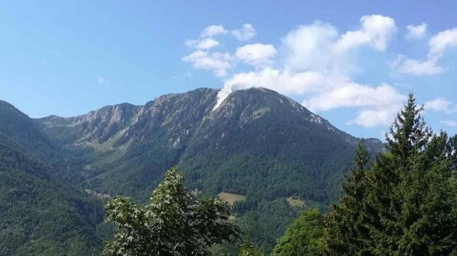 Zjarr në Bjeshkët e Rugovës