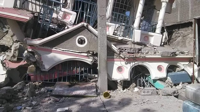 Momente prekëse kur dy fëmijë në Haiti nxirren gjallë nga rrënojat e tërmetit [Video]