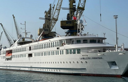 Rikthehen kroçerat në Portin e Durrësit, ‘La Belle De L’Adriatique’ sjell turistët e parë për këtë verë
