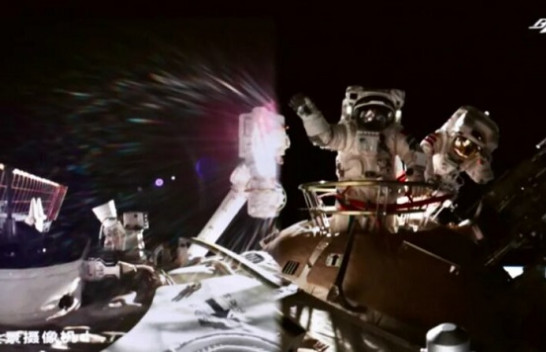Astronautët kinezë bëjnë ecjen e dytë në hapësirë