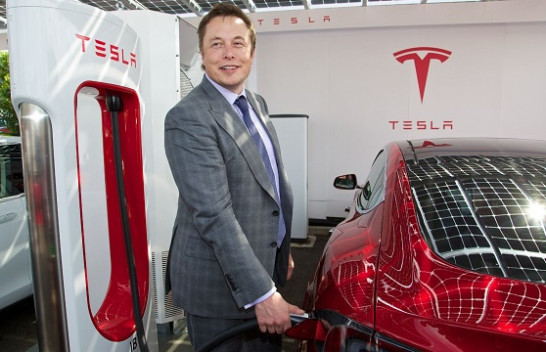 Tesla planifikon të investojë 5 miliardë euro në Gjermani për prodhimin e baterive