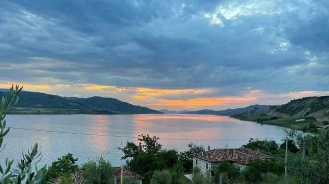 Vijon të mbajë mot i paqëndrueshëm në Shqipëri