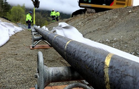 Kablloja më e gjatë nënujore e energjisë elektrike në botë që lidh Norvegjinë dhe Mbretërinë e Bashkuar tani është funksionale