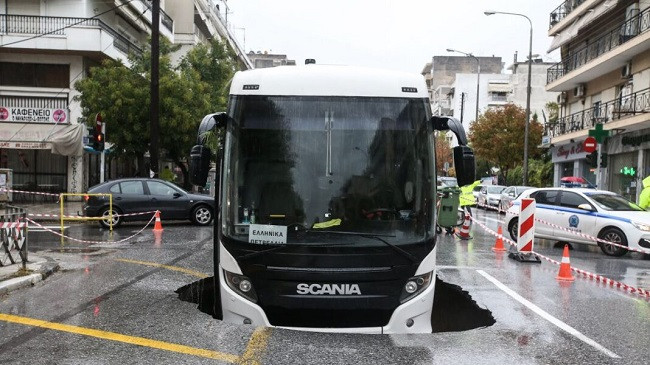 Përmbytje dhe kaos në Greqi, çahen edhe rrugët nga moti i ligë