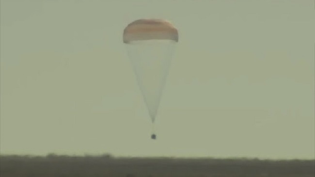 Ekuipazhi i filmit rus kthehet nga orbita në Tokë