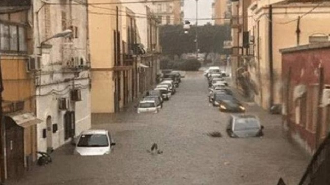 Alarm i kuq në Sicili, dallgë 4 metra dhe erë deri në 100 kilometra në orë