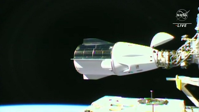 Mbërrin në Stacionin Hapësirës ekuipazhi me katër astronautë
