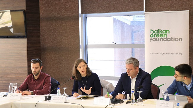 Ministrja Rizvanolli apelon për kursim të energjisë elektrike