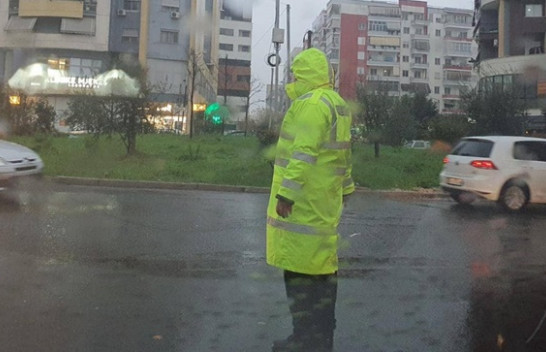 Moti i ligë godet serish Shqipërinë, Policia apel shoferëve: Tregoni kujdes, lëvizni me shpejtësi të ulët