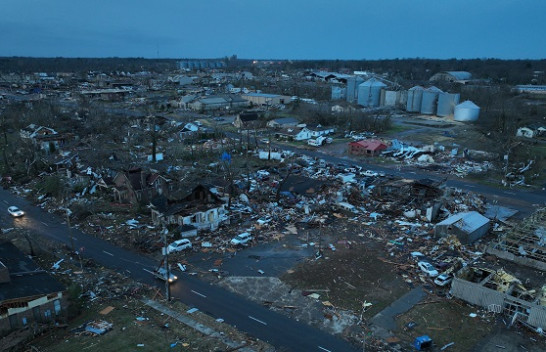Dhjetëra të vdekur si pasojë e tornadove në SHBA
