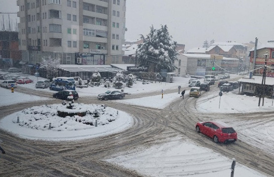 Mot i ftohtë e me vranësira në Maqedoni