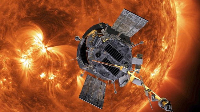 Anija e NASA-s e 'prek' diellin për herë të parë, zhytet në atmosferën e saj