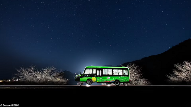 Ky është autobusi japonez që shndërrohet në tren brenda 15 sekondave