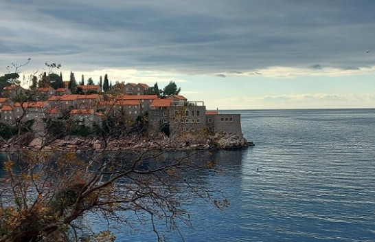 Fundjava në Mal të Zi, me vranësira e shi