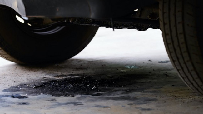 Rrjedhja e vajit motorik në tokë mund të shkaktojë dëme mjedisore dhe shëndetësore